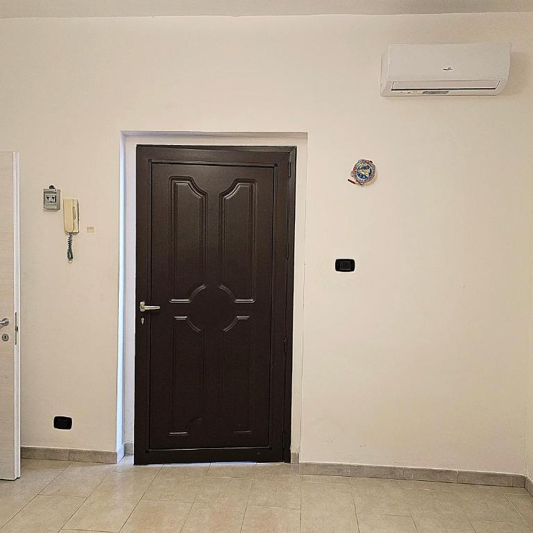 Anna's House near Airport - One-Bedroom Apartment - 8