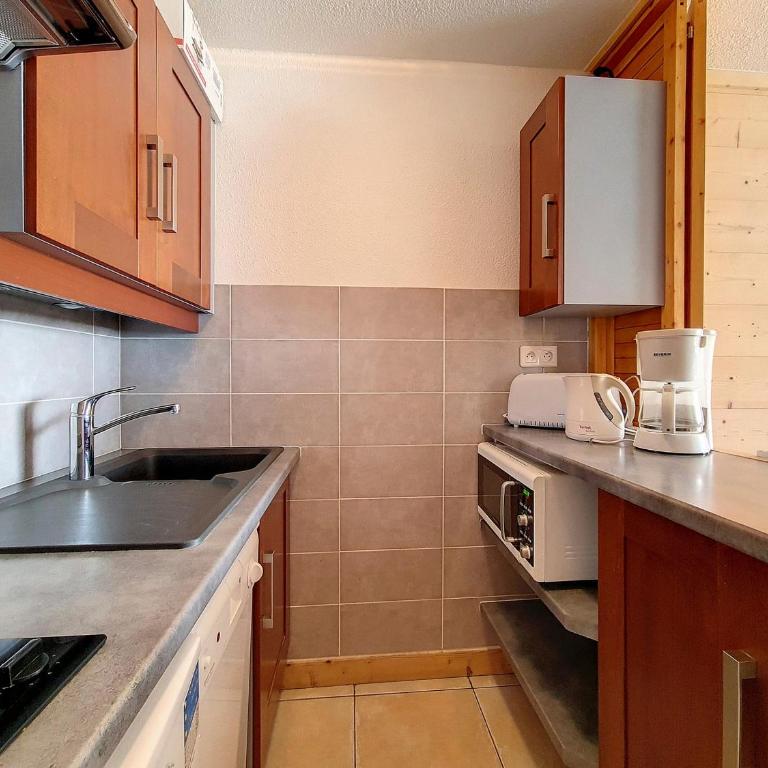Appartement rénové 2 pièces, Ski aux pieds, Balcon sud - FR-1-344-856 - Apartment - 10