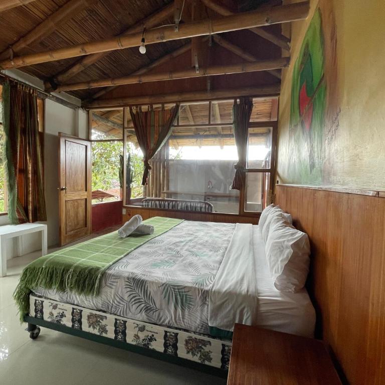 Biohostal Mindo Cloud Forest - Habitación Doble con balcón - 4