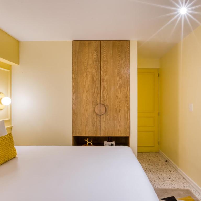 Amsterdam by Mr. W - Three-Bedroom Deluxe Apartment - 25