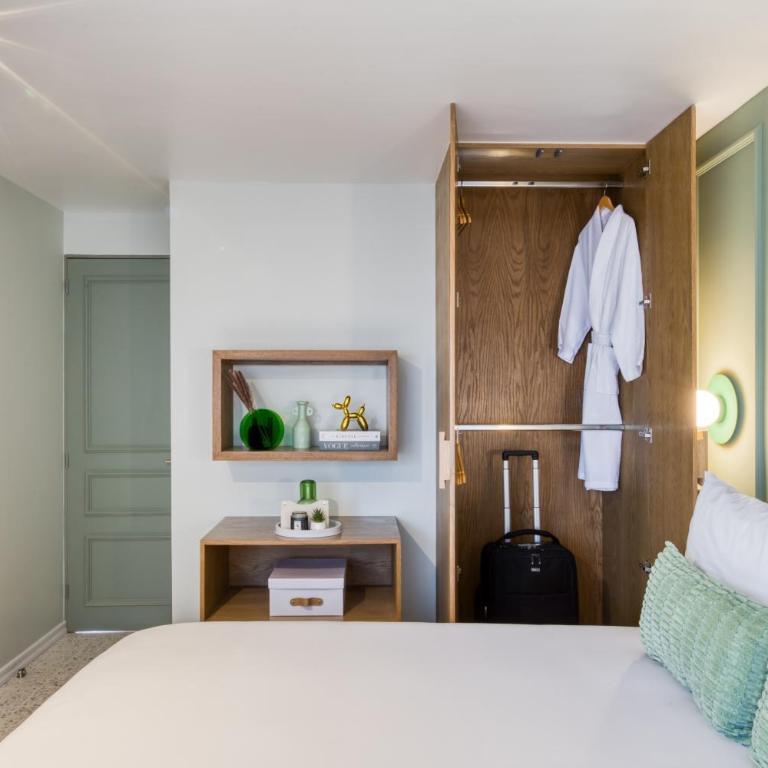 Amsterdam by Mr. W - Three-Bedroom Deluxe Apartment - 31