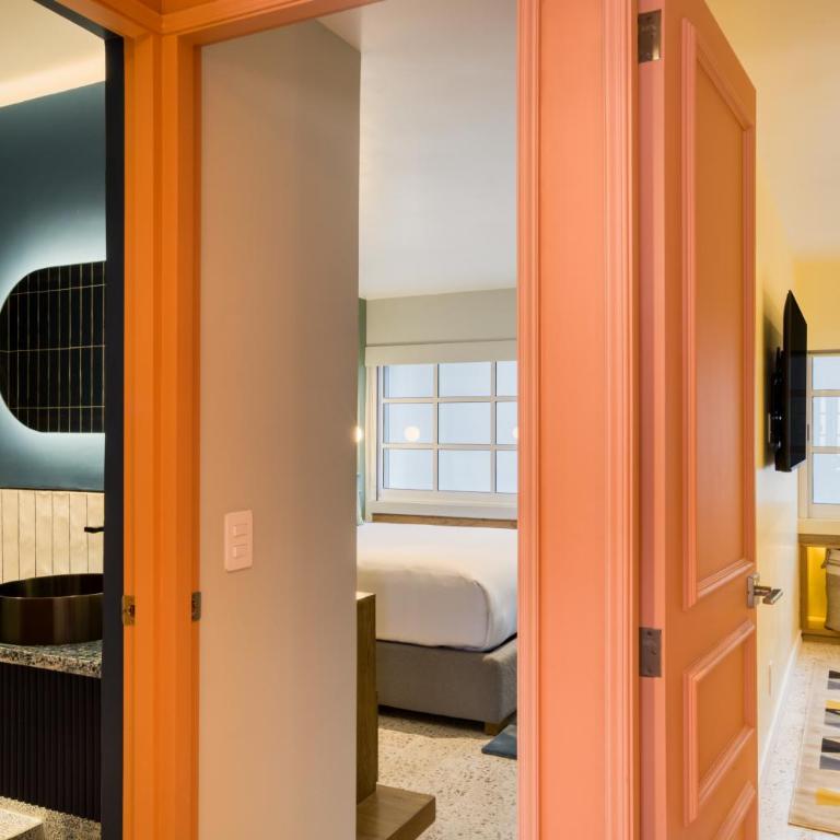 Amsterdam by Mr. W - Three-Bedroom Deluxe Apartment - 40