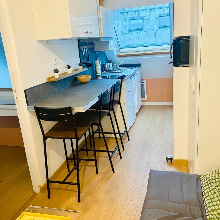 Cocon des Champs-Élysées - One-Bedroom Apartment - 37