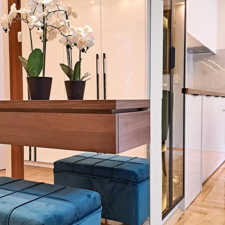 Jacuzzi Life - One-Bedroom Apartment - 5