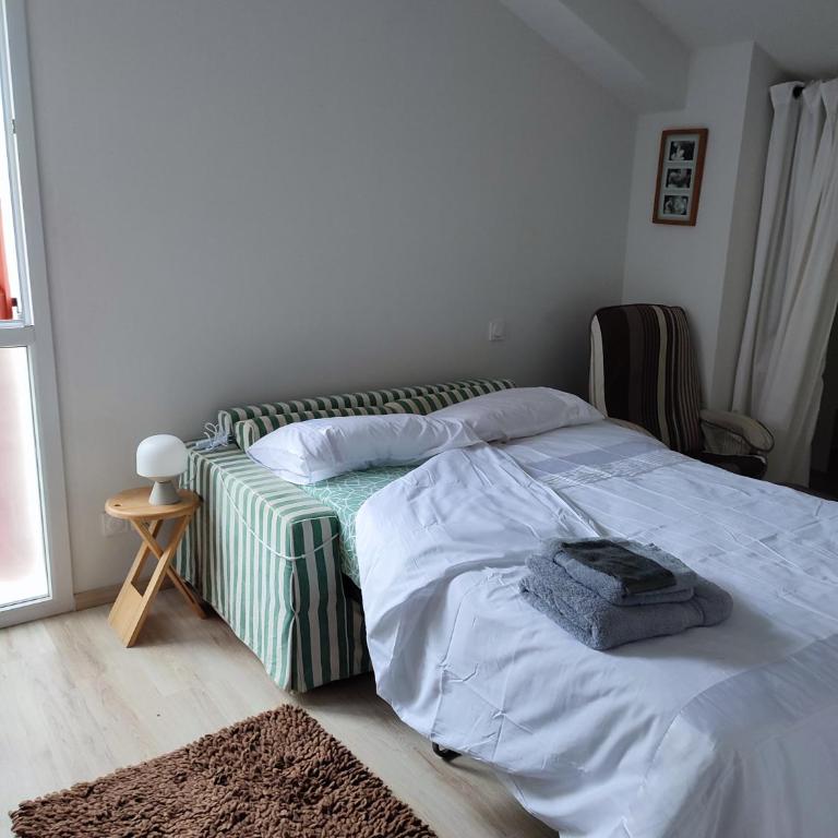 Location de charme T3 au 2e étage et dernier étage - Apartamento de 2 dormitorios - 32