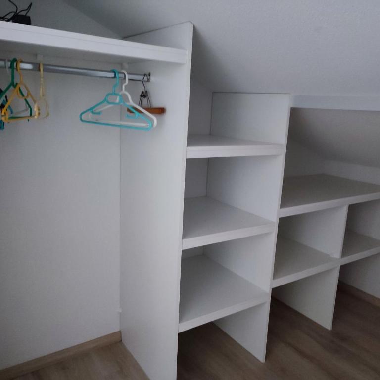 Location de charme T3 au 2e étage et dernier étage - Apartamento de 2 dormitorios - 34