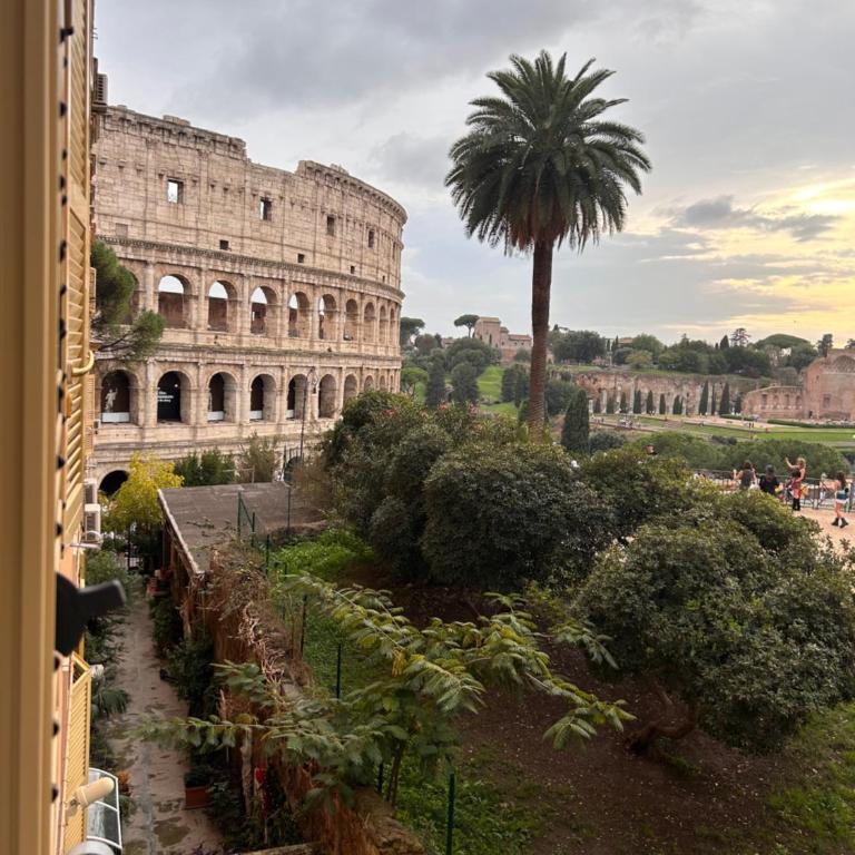 Romance al Colosseo 3 - Four-Bedroom Luxury Apartment - 1