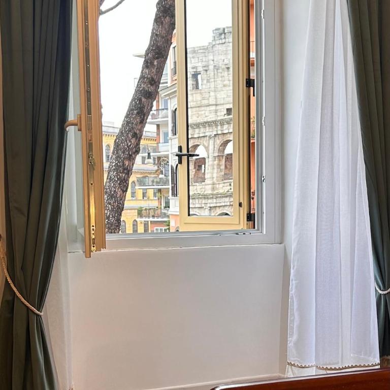 Romance al Colosseo 3 - Four-Bedroom Luxury Apartment - 15