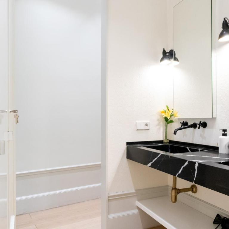 Ever House - CHUECA-GRAN VIA - Three-Bedroom Apartment - 59