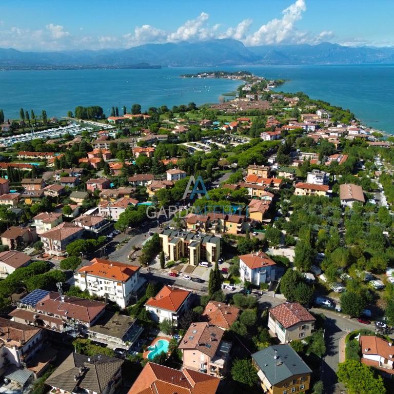 LaSirmioncina - A soli 2 minuti a piedi dal Lago - Appartamento con 1 Camera da Letto - 34