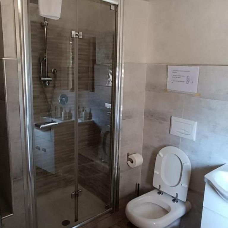 No Stress Affittacamere - Camera Quadrupla con Bagno Privato - 3