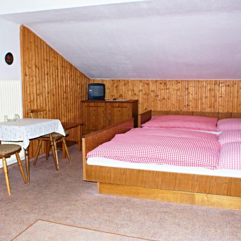 Pension Alpentraum - Dreibettzimmer - 2