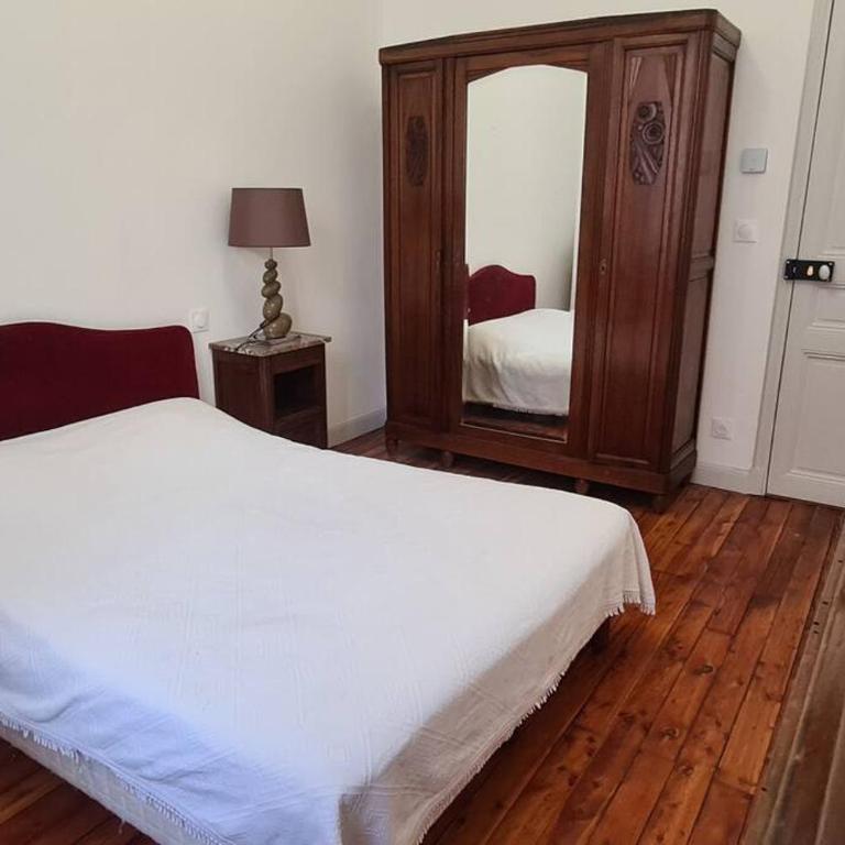 Superbe 4 pièces 75 m carrés pour 2 à 6 personnes Centre Parking 3 jours minimum - Appartement 2 Chambres - 10