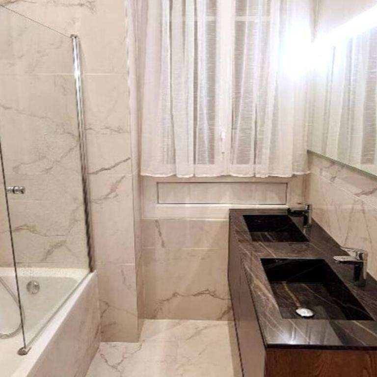 Superbe 4 pièces 75 m carrés pour 2 à 6 personnes Centre Parking 3 jours minimum - Appartement 2 Chambres - 14