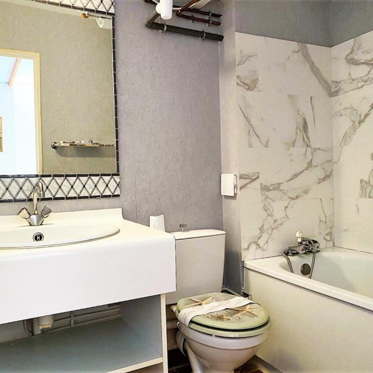 Studio cabine 4 pers avec piscine, tennis et accès direct plage - Bormes-les-Mimosas - FR-1-251-559 - Appartement - 7