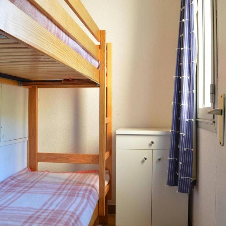 Studio cabine 4 pers avec piscine, tennis et accès direct plage - Bormes-les-Mimosas - FR-1-251-559 - Appartement - 14
