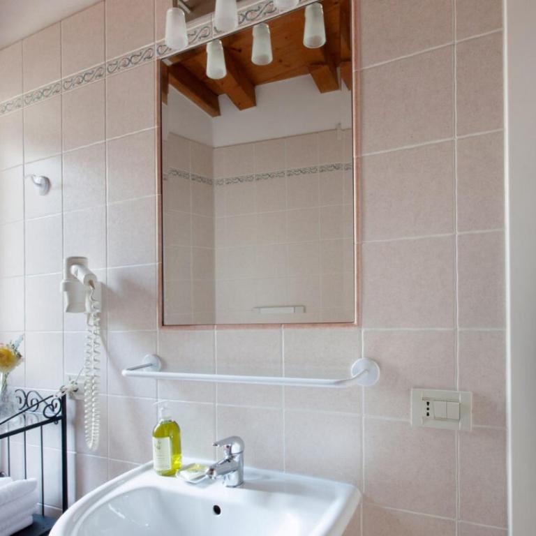Residence Fondo La Campagnola - Appartamento con 2 Camere da Letto, Vista Lago e Terrazza - 18