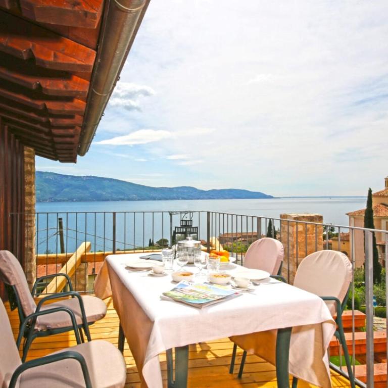 Residence Fondo La Campagnola - Appartamento con 2 Camere da Letto, Vista Lago e Terrazza - 10