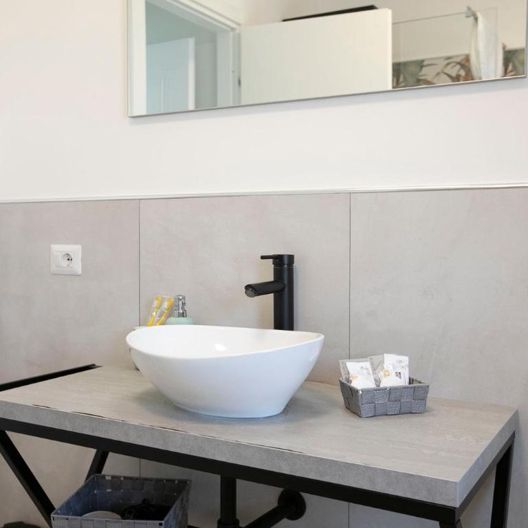 DOMINA Guest House - Camera Deluxe (2 Adulti + 1 Bambino) - 16