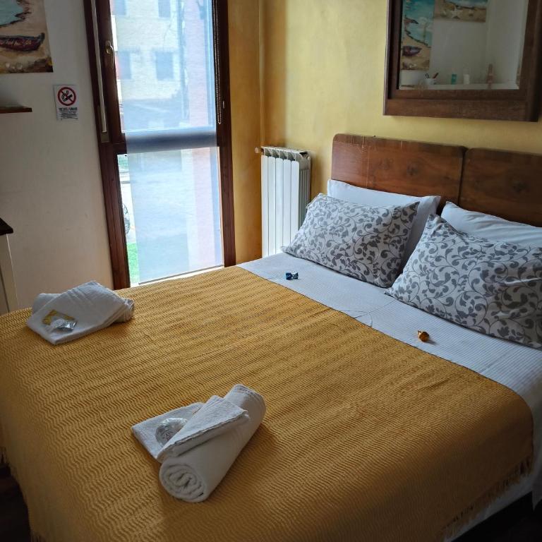 Civico 26 - Camera Matrimoniale Standard con Bagno in Comune - 11