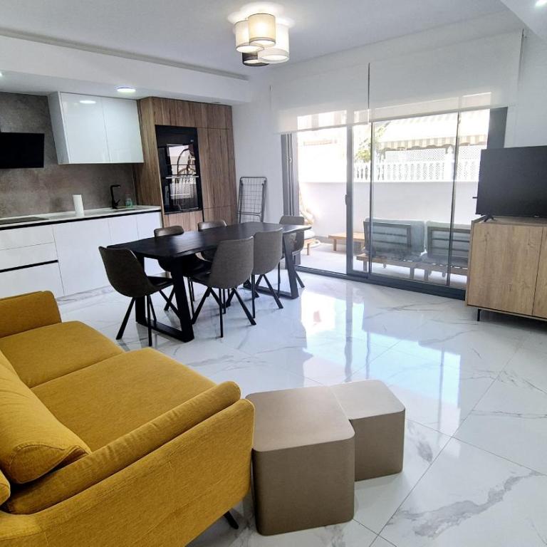 Apartamento Lujoso Centro Torrevieja - Apartamento de 3 dormitorios con balcón - 7