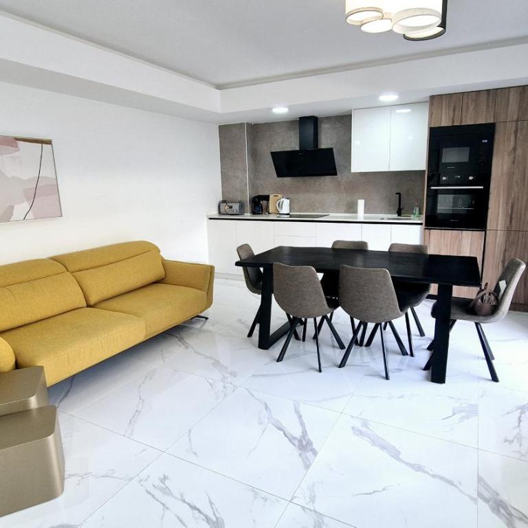Apartamento Lujoso Centro Torrevieja - Apartamento de 3 dormitorios con balcón - 4