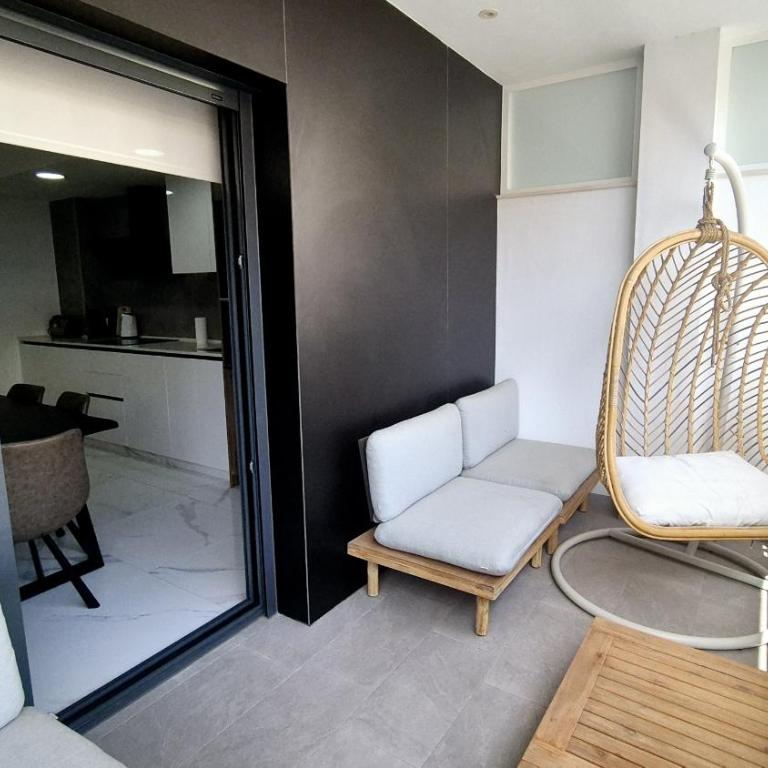 Apartamento Lujoso Centro Torrevieja - Apartamento de 3 dormitorios con balcón - 9