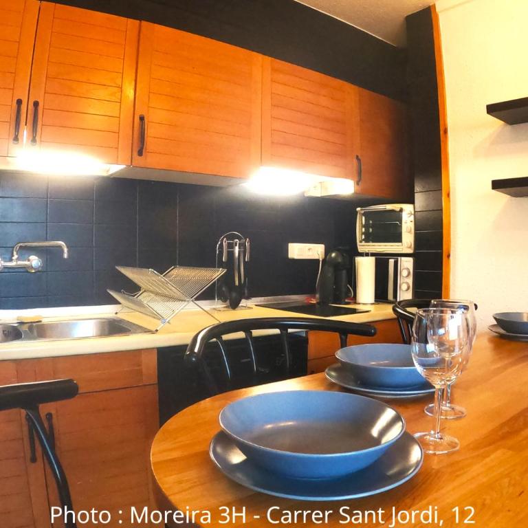AC Apartaments Centre - Apartamento con vistas a las montañas - 15