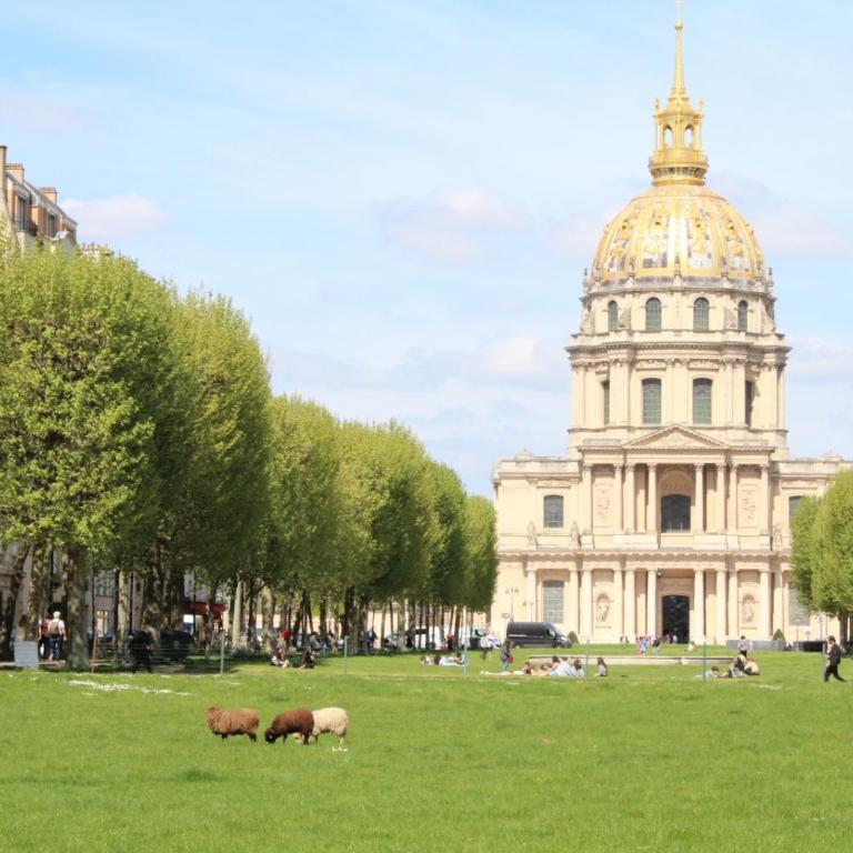 Bright & elegant appartment with view over Invalides, near St Germain des Prés - Appartement avec Vue et Balcon - 23
