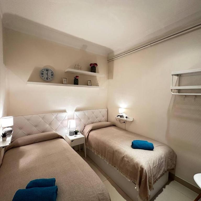 Rooms in Gran Via - Habitación Doble con baño compartido - 2 camas - 1