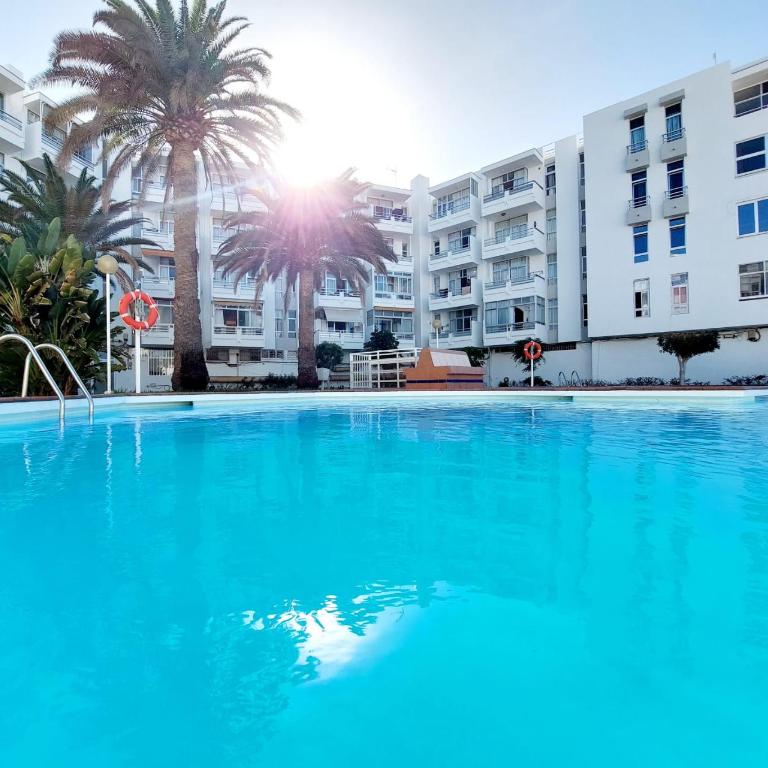Apartamento céntrico con playa y piscina - Apartamento de 2 dormitorios - 1