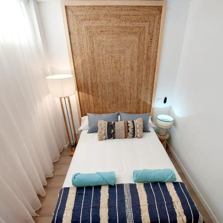 Apartamento céntrico con playa y piscina - Apartamento de 2 dormitorios - 12