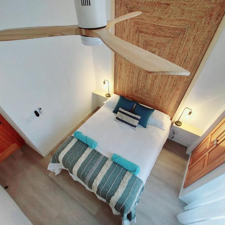 Apartamento céntrico con playa y piscina - Apartamento de 2 dormitorios - 19