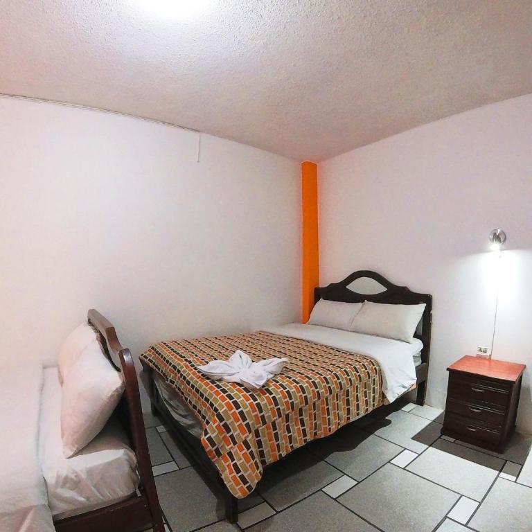 Hostal Anais - Habitación Familiar con baño - 5