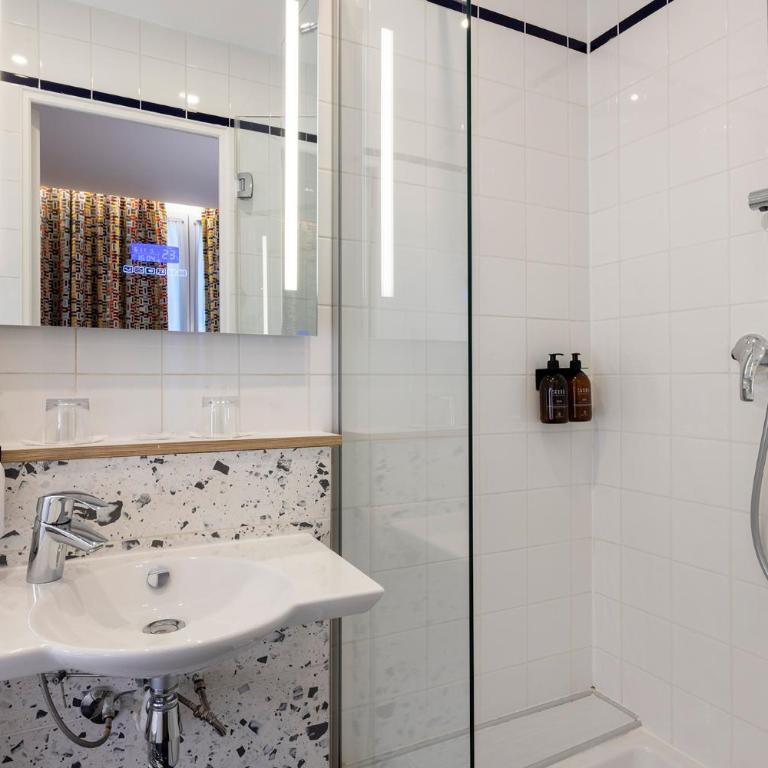 Hotel Locomo - Gare de Lyon Bastille - Chambre Double Supérieure - 8