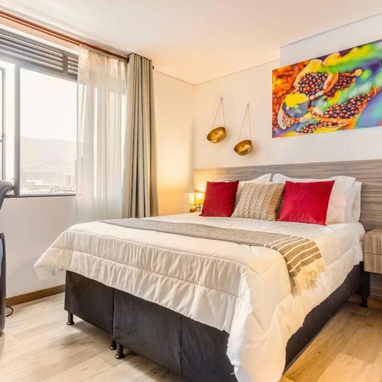 Apartamento Lujoso cerca del Estadio Piso 6to - Three-Bedroom Apartment - 24