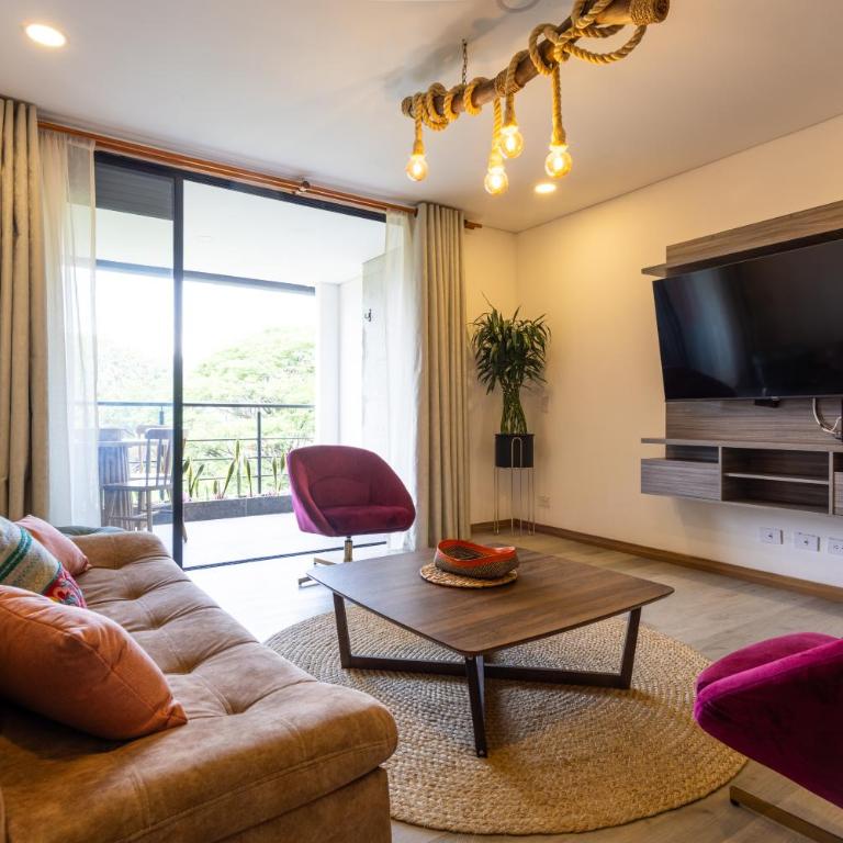 Apartamento Lujoso cerca del Estadio Piso 6to - Three-Bedroom Apartment - 27