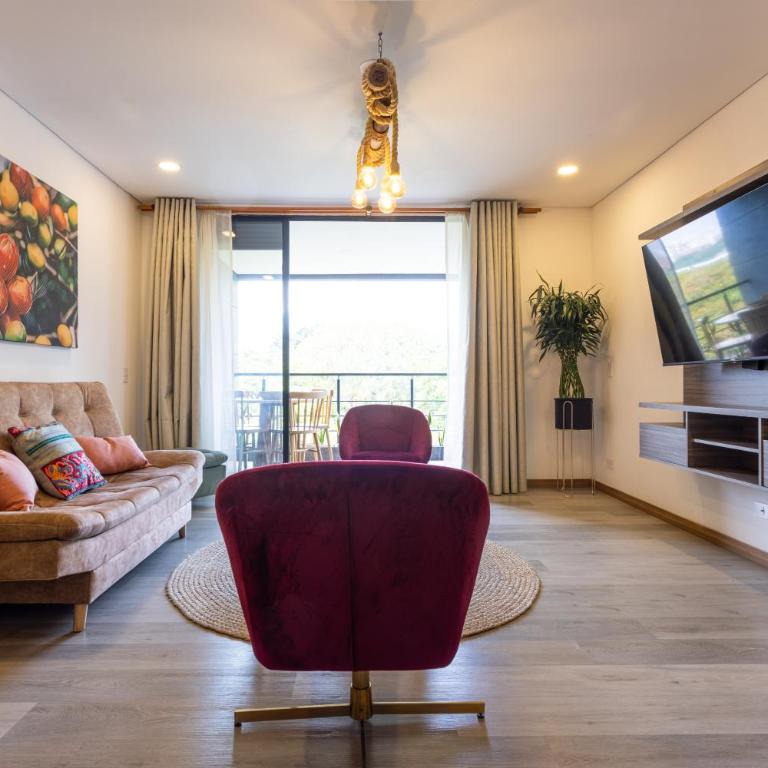 Apartamento Lujoso cerca del Estadio Piso 6to - Three-Bedroom Apartment - 34