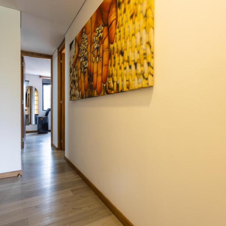 Apartamento Lujoso cerca del Estadio Piso 6to - Three-Bedroom Apartment - 39