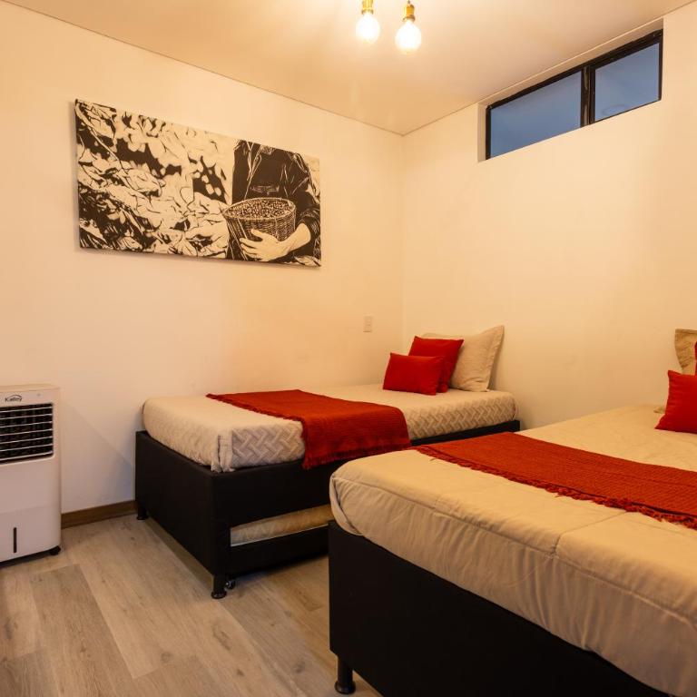 Apartamento Lujoso cerca del Estadio Piso 6to - Three-Bedroom Apartment - 49