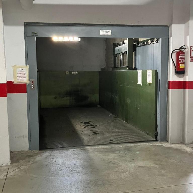 Amplio apartamento en el centro de Málaga con parking privado incluido - Apartamento de 3 dormitorios - 43
