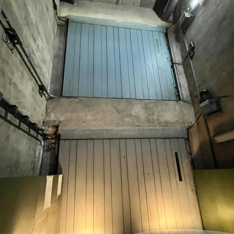 Amplio apartamento en el centro de Málaga con parking privado incluido - Apartamento de 3 dormitorios - 44