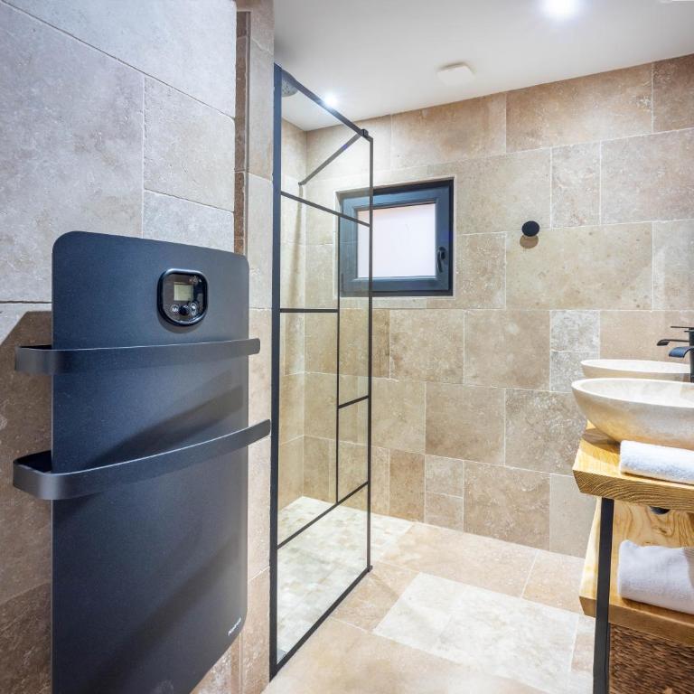 Chalet La Perle Verte, luxe, piscine, spa et sauna - Chalet - 13