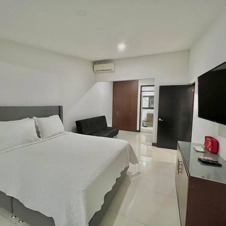 Private Jacuzzi 3 Bedroom apartment in Provenza cartagena - One-Bedroom Apartment - 7