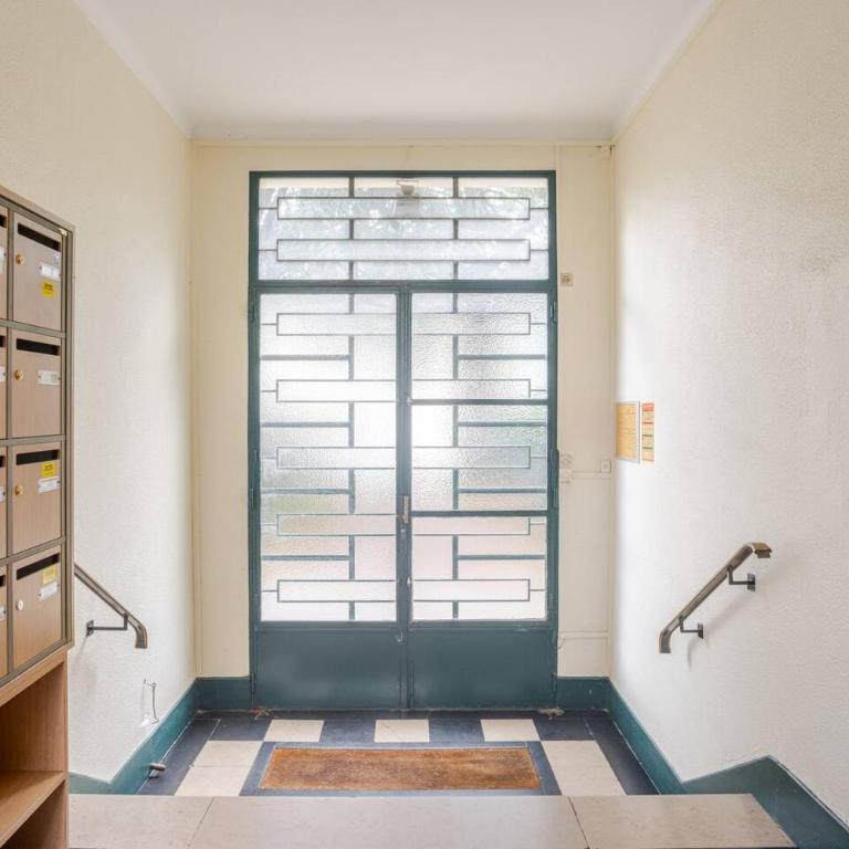 Chambre chez l'habitant - Arty & Élégante - SDB privée - Chambre Double avec Salle de Bains Privative - 8