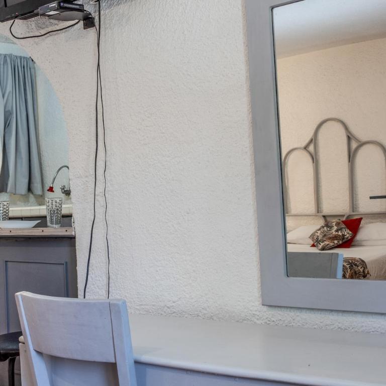Suite para 4 con Terraza Privada, en el Corazón de Chapalita 11 - One-Bedroom Apartment - 25