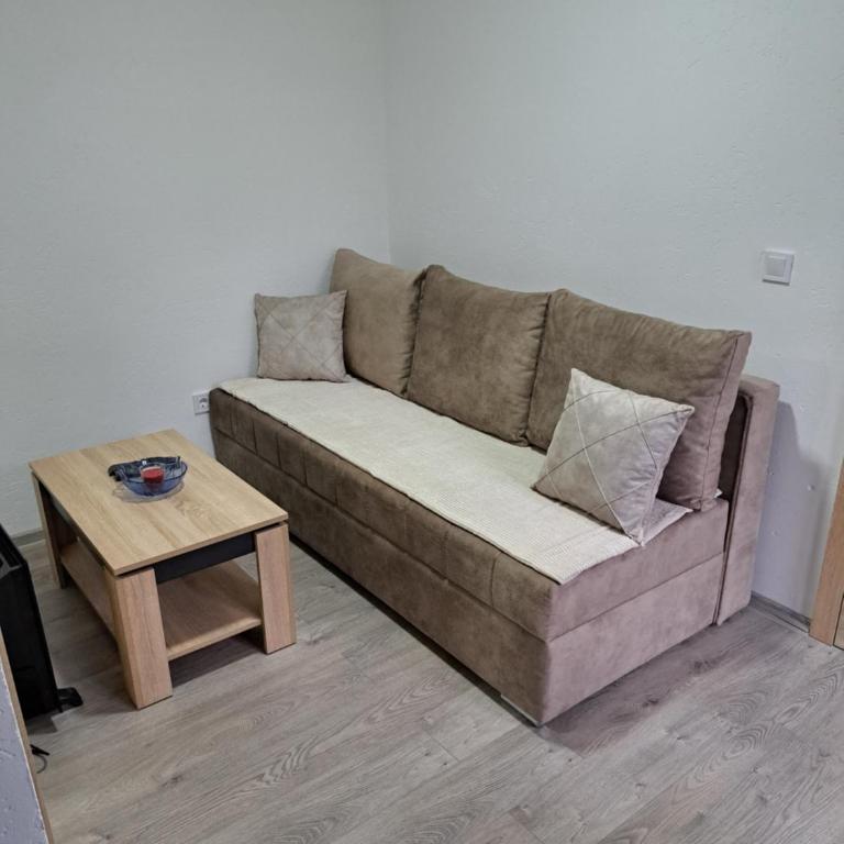 Villa JELENA - Guest House Nela - One-Bedroom Apartment with Balcony and Mountain View - 6