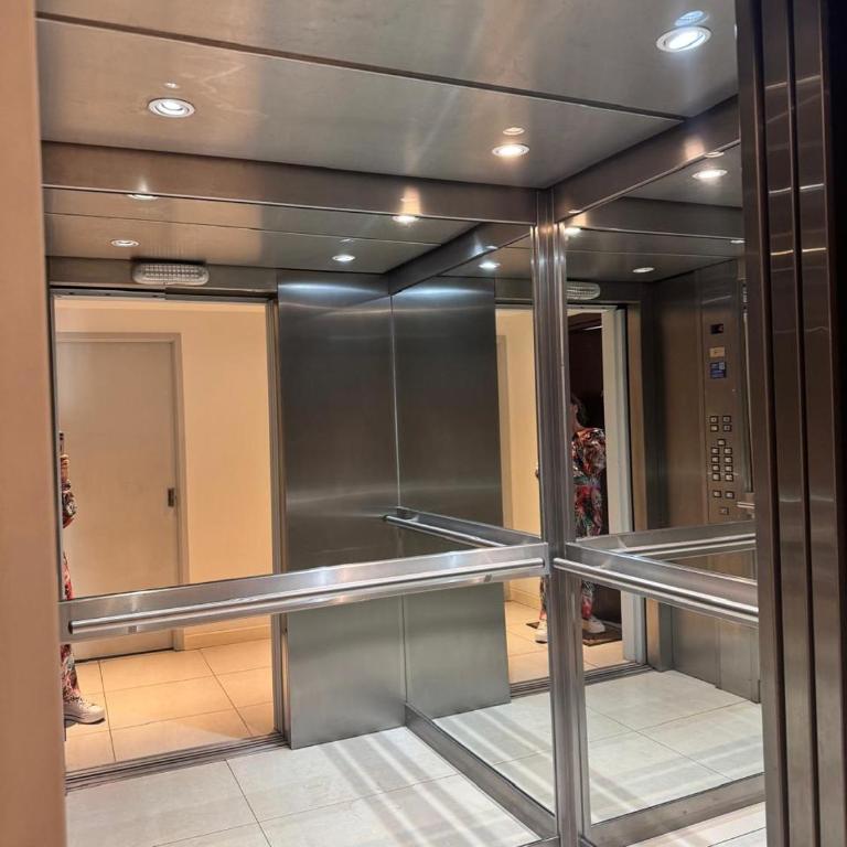 "Experiencia Premium en Piso Barrio Güemes con dos Suites y dos cocheras" - Two-Bedroom Deluxe Apartment - 40