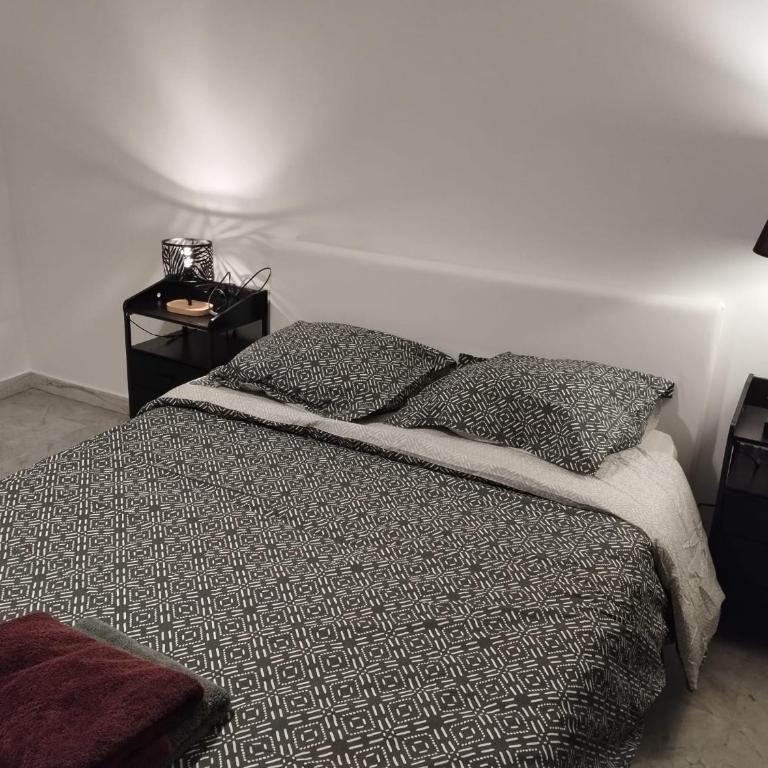 Chez Stf - Two-Bedroom Deluxe Apartment - 15