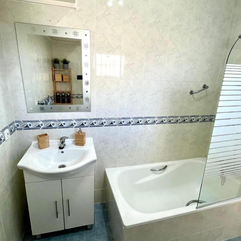 Beach & Hippie Chic Apartment for Happy People - Marbella - Calahonda - Apartment mit Meerblick - 35
